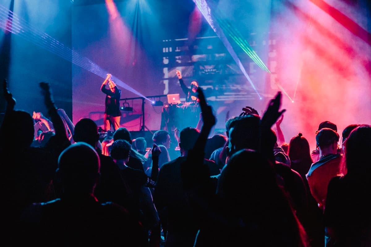 Long-Distance Relationship Music: How Shared Playlists Strengthen Your Bond