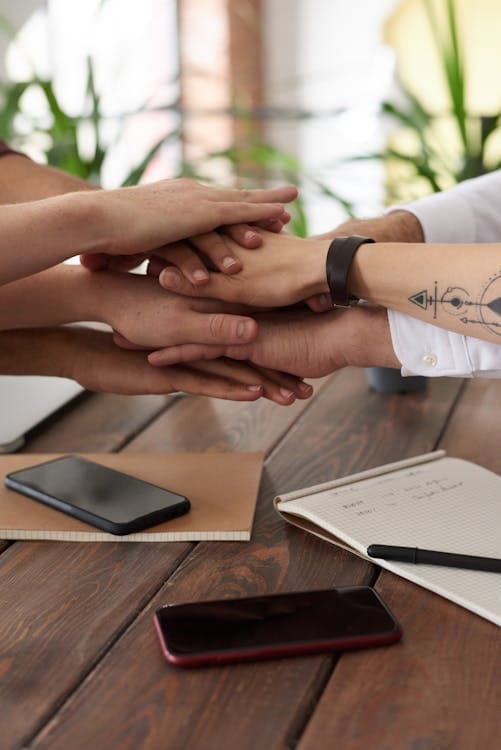 Tổ Chức Tiệc Kết Hợp Nội Dung Và Giải Trí: Cách Cân Bằng Để Khách Không Chán